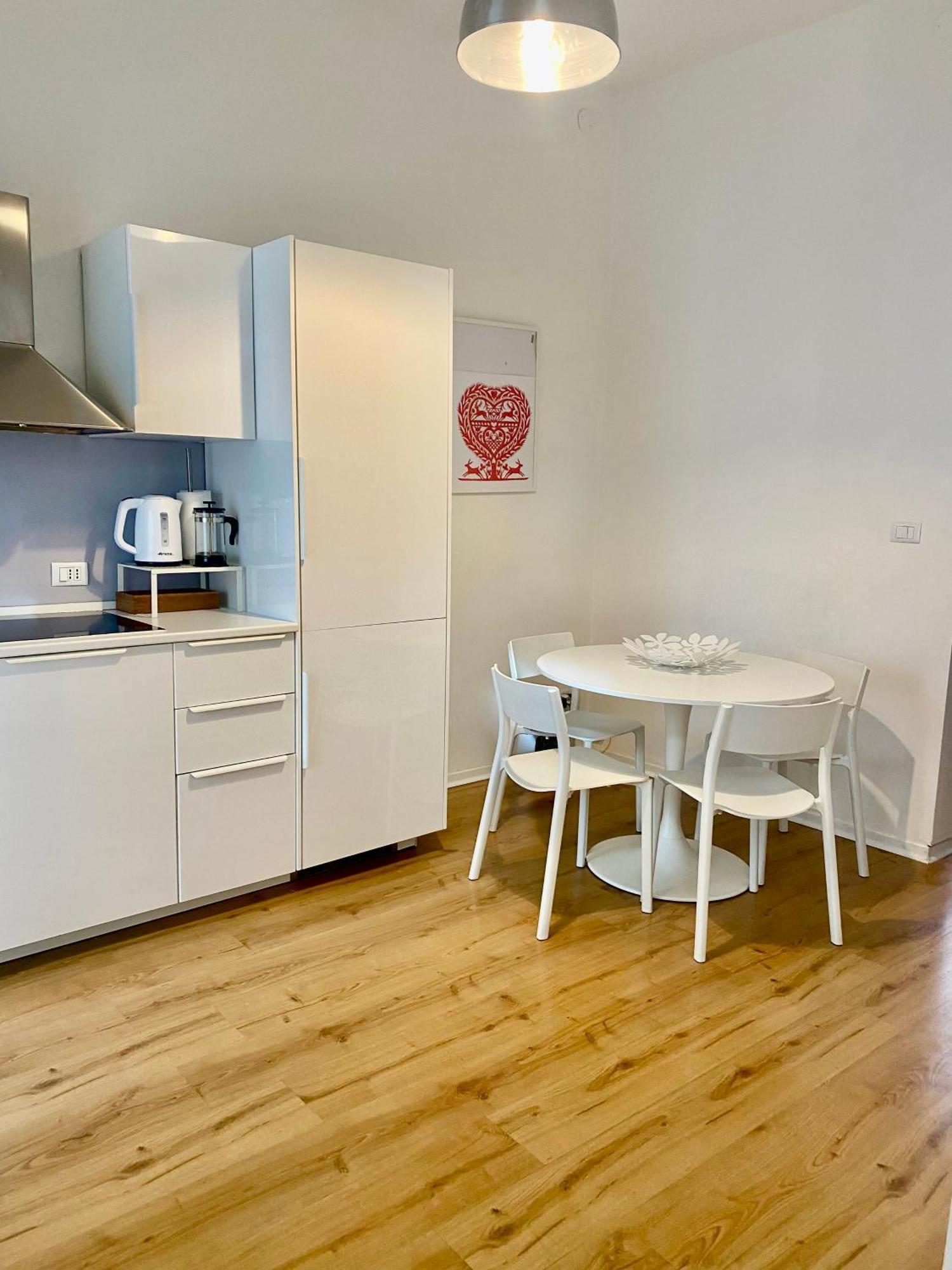 אודינה Piazza Garibaldi Eleganti Suite Con Sauna מראה חיצוני תמונה